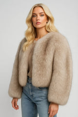 Ikonische Street Fashion Week Luxusmarke Gardient Gekürzt