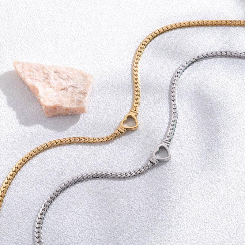 Gold Heart Bracelet: Elegant Women's Jewelry Piece-3