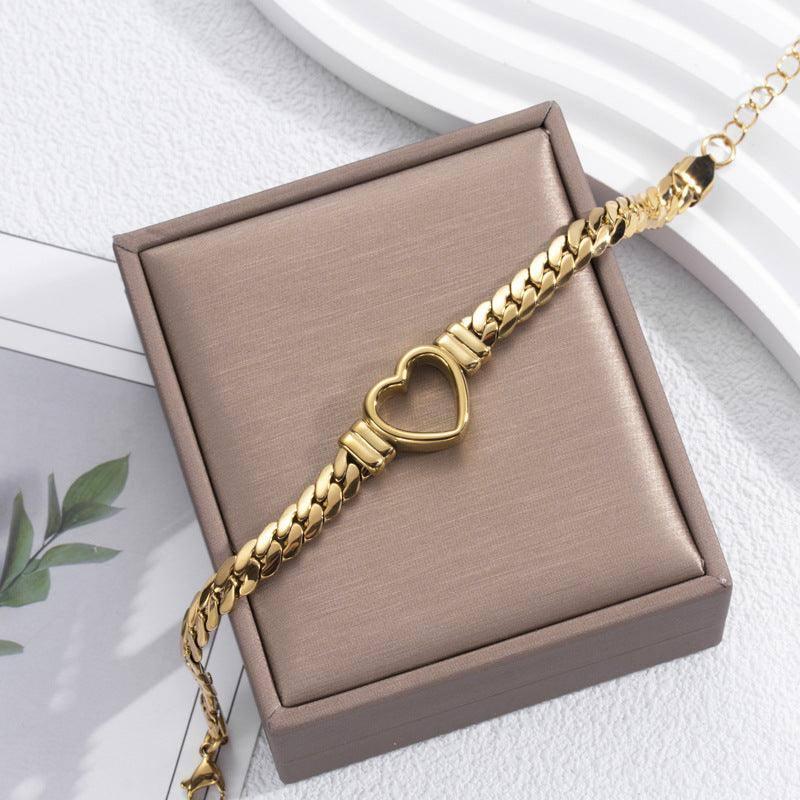 Gold Heart Bracelet: Elegant Women's Jewelry Piece-5