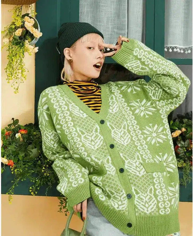 LOVEMI - Lovemi - Green V-neck Sweater